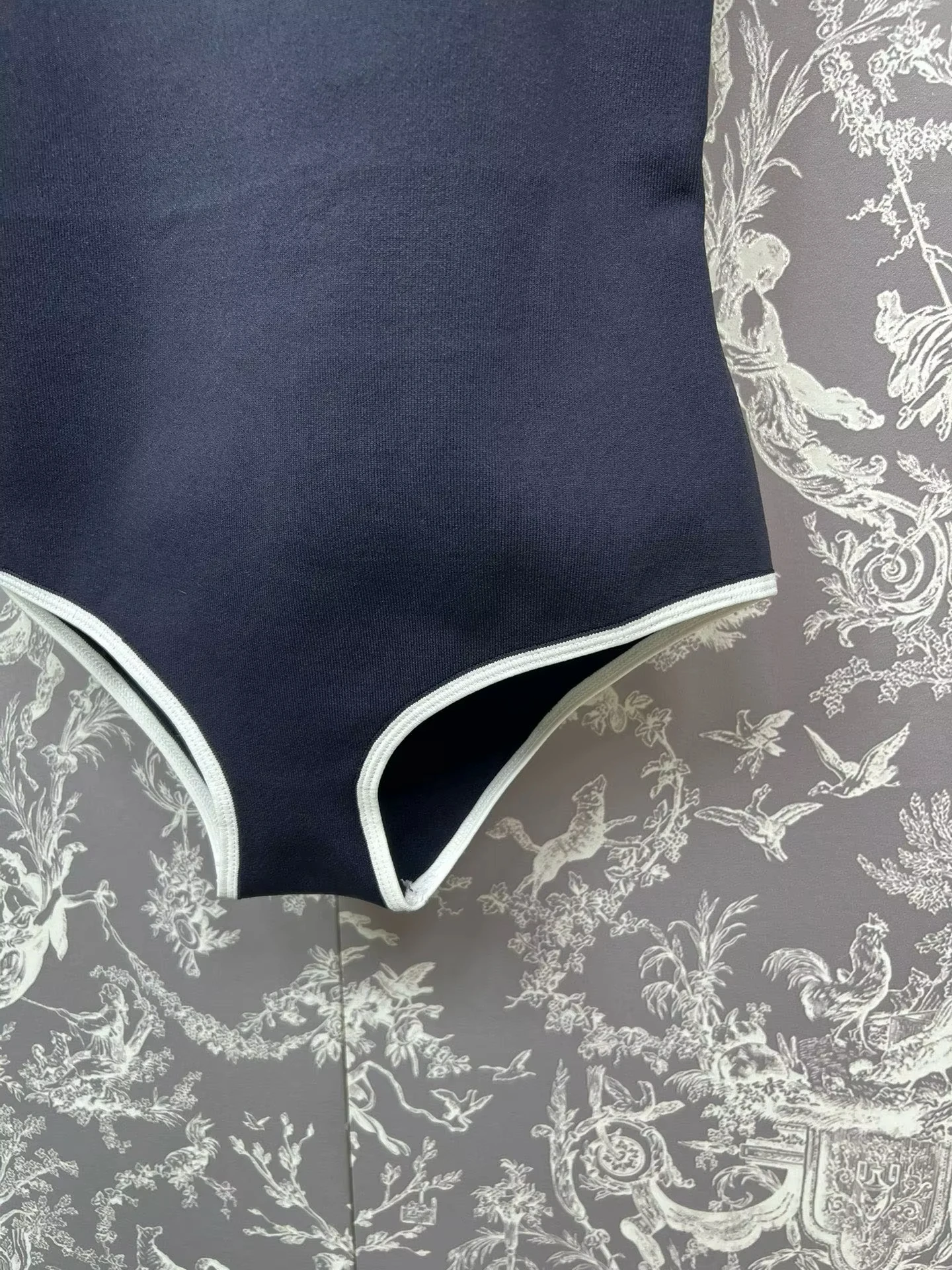 Maillot de bain une pièce classique contrasté avec lettres brodées, coupe cintrée, dos nu, vêtements permanents pour femmes, nouvelle collection été 25