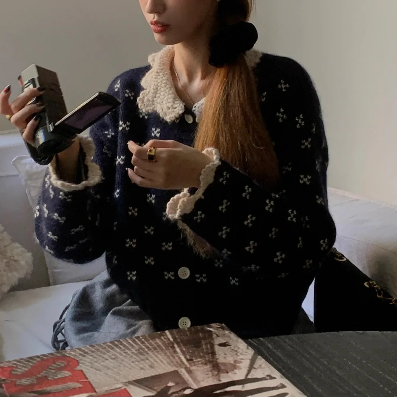 

Coat Winter Warm Women's Sweater Vest Budapest Thickened Knitted Cardigan Velvet Hook Flower Doll Collar