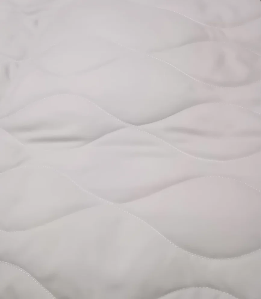 

Wave patterned milk white cotton bedsheet, new single piece, dust-proof bed cover, cushion protective cover