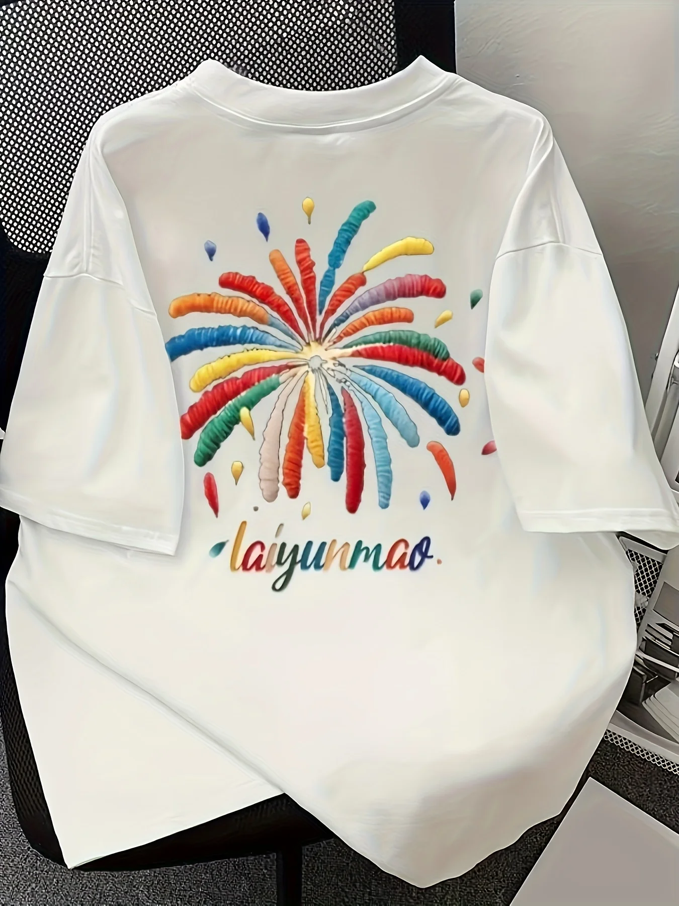 

100% чистая футболка с короткими рукавами и свободной посадкой,