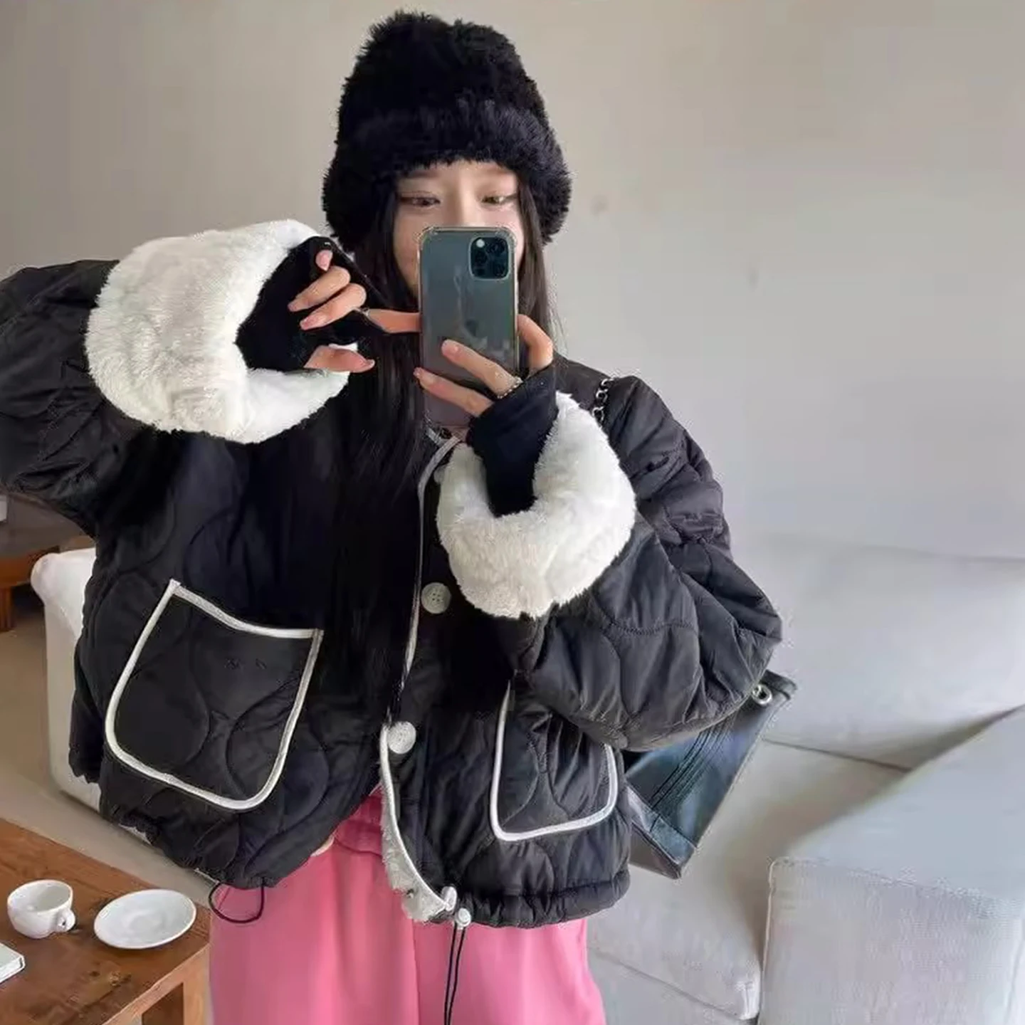 เสื้อโค้ทผ้าฝ้ายทรงหลวม แขนยาว คอวี แต่งขอบสีตัดกันสไตล์เรโทร สำหรับผู้หญิง รุ่นใหม่สำหรับฤดูหนาว พร้อมเชือกผูกเอว