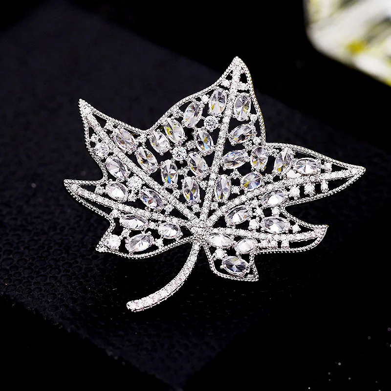 Fashionable Brooch, Men'S And Women'S Maple Leaf Brooch, Suit, Simple And Personalized Set With Zircon Accessories, Clothing Acc