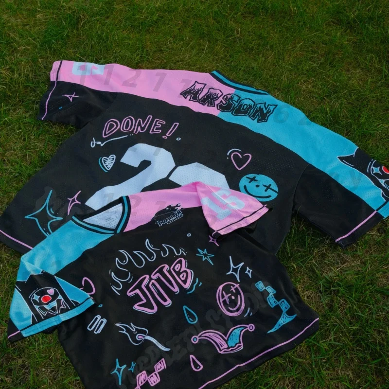 2026 New Men's Black Football Shirt, 3D Printed with Pink and Blue Graffiti _ ARSON 22_Street V-neck Short Sleeved T-shirt