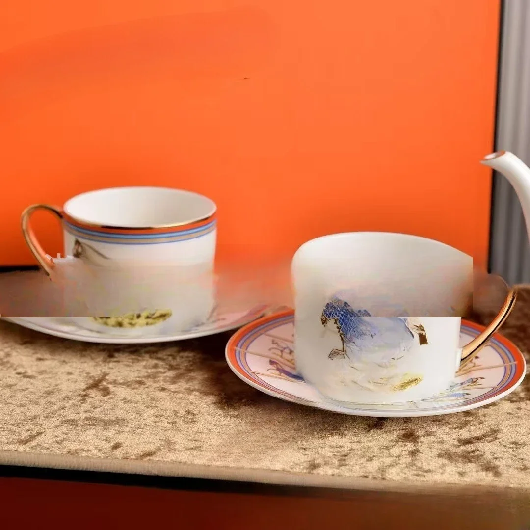 Light luxury bone china coffee cup and saucer couple coffee cup and saucer pot set