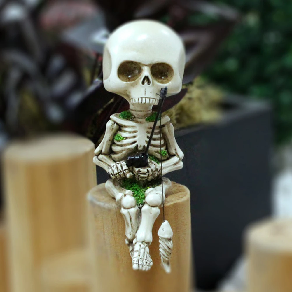 Resin Cute Skull Fisher Sculpture Halloween Decoration Cute Skeleton Gnome Figurine for Outdoor Garden Pond Fountain Poolside