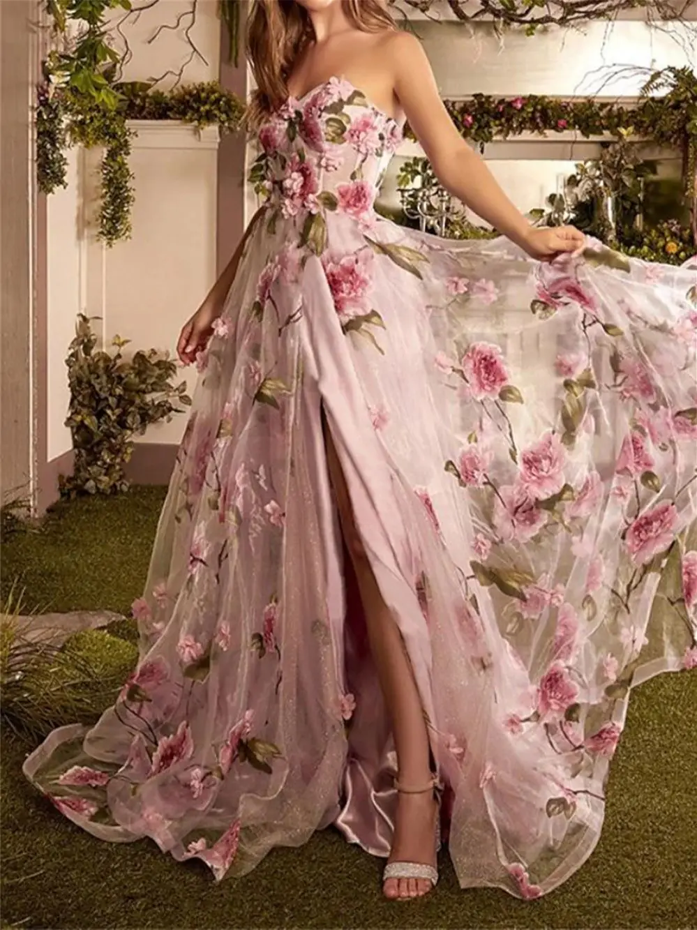 

A-Line High Split Ball Gown Court Train Sleeveless Strapless Appliques with Embroidery Prom Dress Made to Order for the Ladies