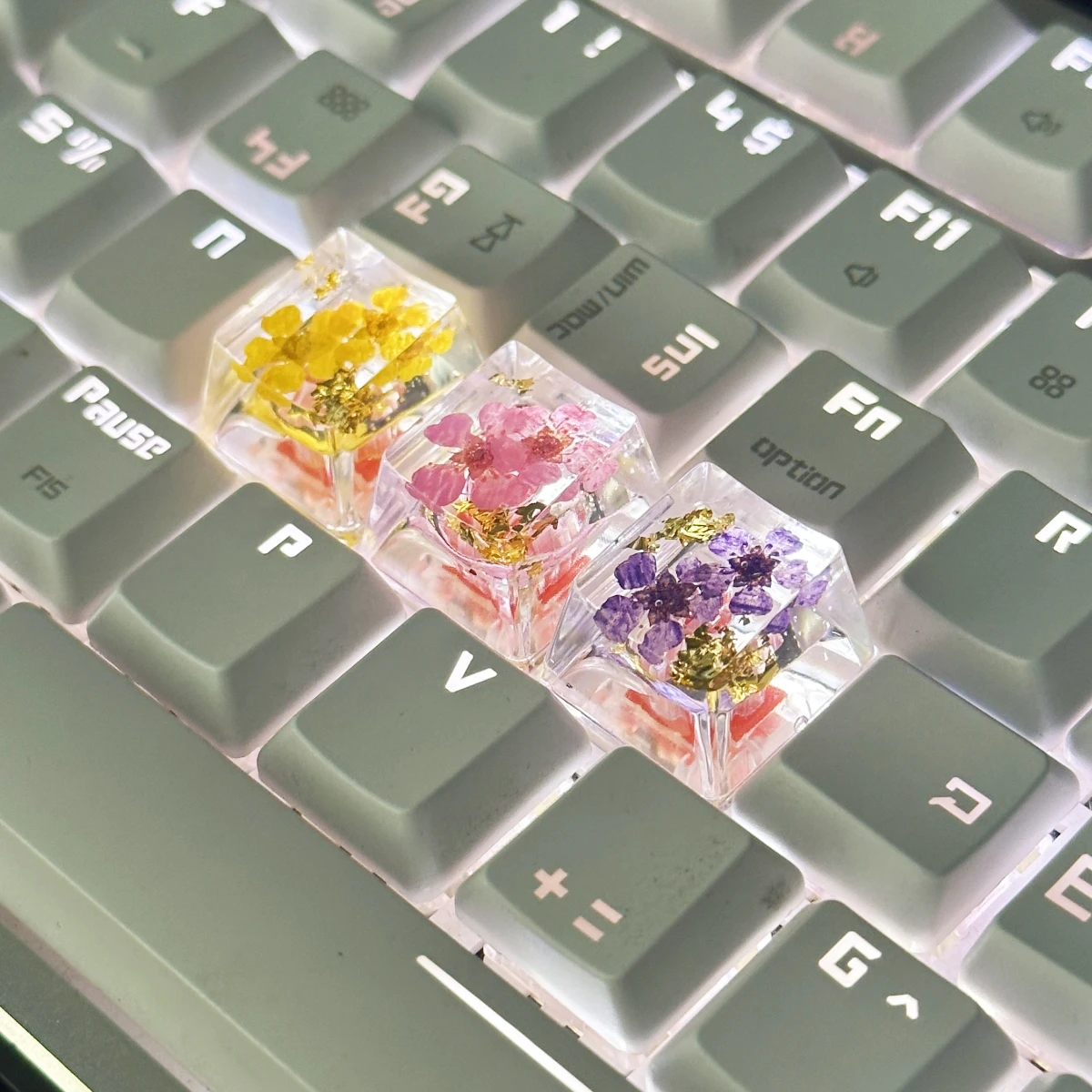 Handmade Customized Key caps Resin Personality Transparent Dry Flowers Paper OEM Profile R4 Keycap for Gaming Keyboard MX Axis