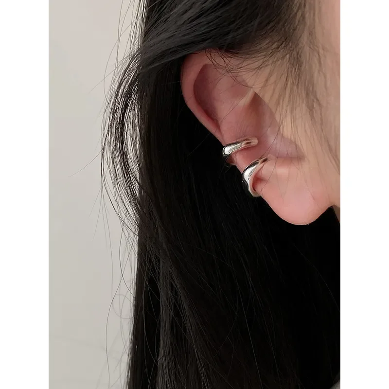 Hot Sale Unique Fake Piercing Metal Ear Clips Asymmetry Round Cartilage Ear Clip for Women Fashion Jewellery Christmas Gift
