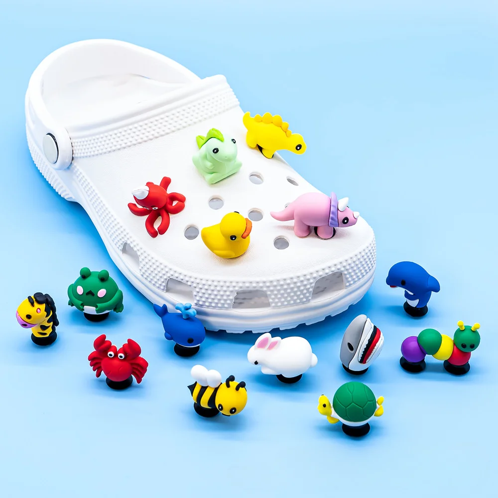 1 pz 3D Animali Pendenti e Ciondoli Simpatico Coniglio Ape Anatra Rane Cane Decorazione Della Scarpe BuckleGufo Panda Sandalo Da Giardino Accessori Per Bambini