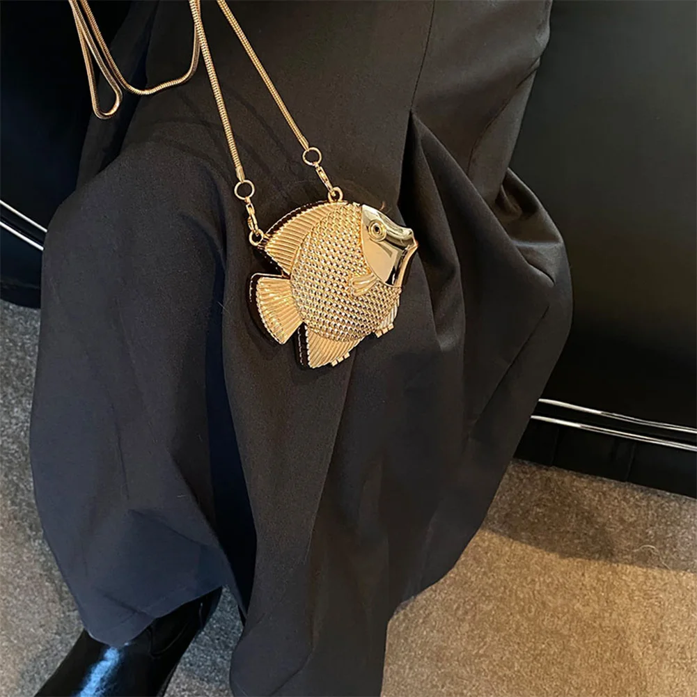 女性金魚ショルダーバッグ小さな魚の形の甘いハンドバッグミニ小さなクロスボディバッグパーティーショッピング通勤口紅バッグ