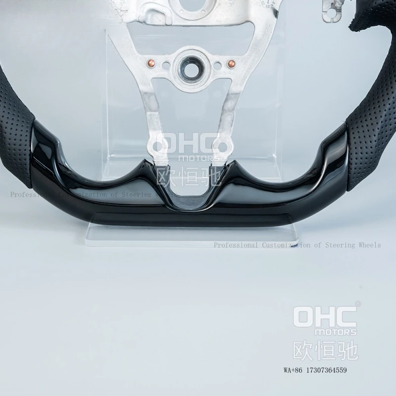 Suitable for 24 Elantra GT models, modified and upgraded with a high-end perforated leather sports steering wheel from Hyundai