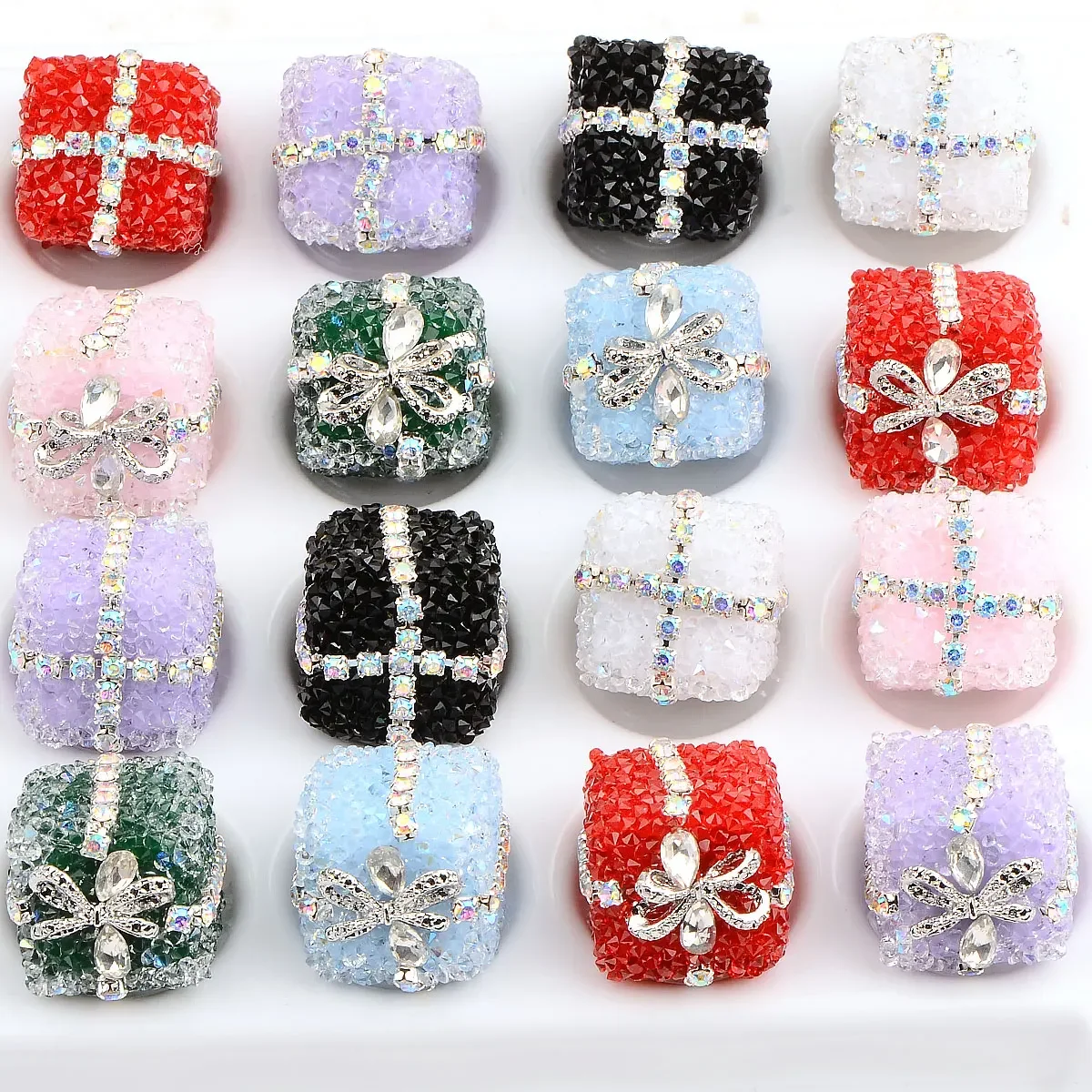 3pcs 1.9cm Random Color Mix Acrylic Beads Square Shape Granulated Sugar Bonding Bowknot Christmas Gift Box Decorations