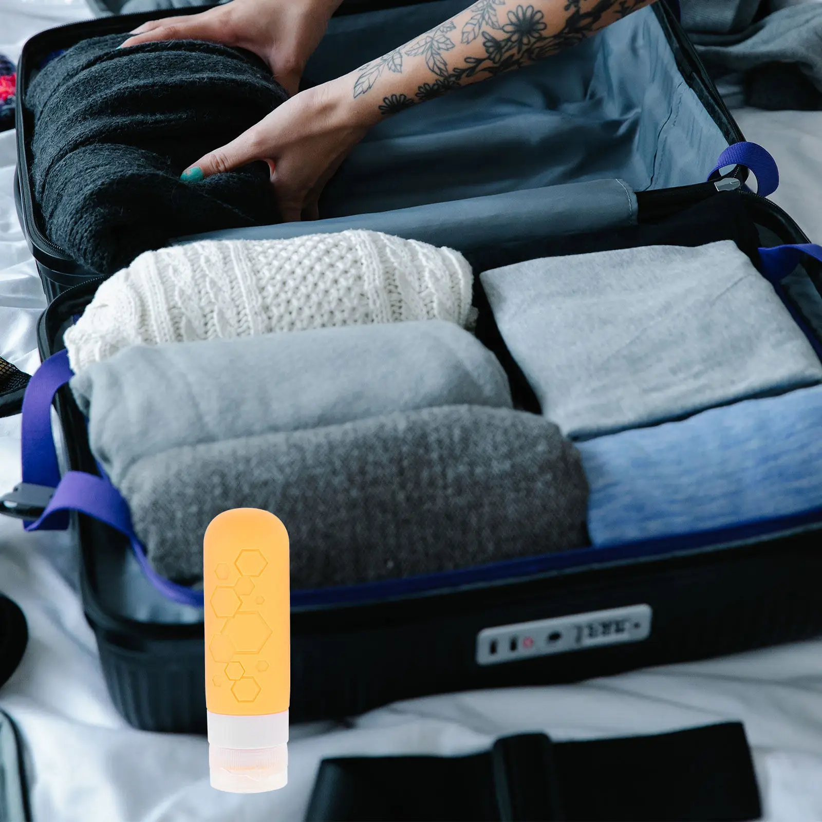 

4Pcs Travel Silicone Bottles Set Leakproof Refillable Travel Toiletry Containers for Shampoo Lotion Conditioner Portable Outdoor