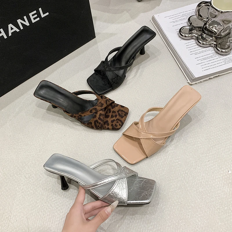 Sandales d'été tendance pour femmes à bout ouvert, talons fins, brides croisées, talons hauts, élégantes et polyvalentes, chaussures à enfiler grande taille 2026