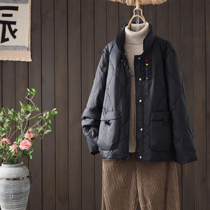 Schinteon Vrouwen Licht Donsjack Chinese Stijl Herfst Winter Uitloper Stand Kraag Warm Witte Eendendons Jas 2024 Nieuw