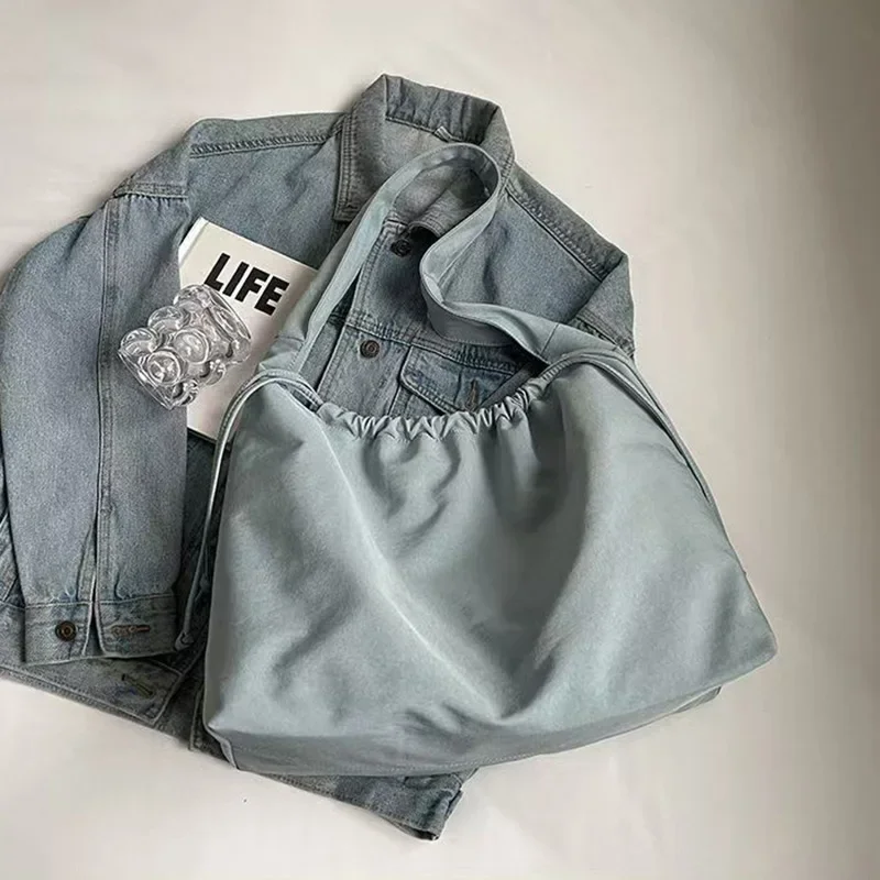 حقيبة يد خفيفة الوزن، حقيبة ريترو متقدمة للنساء، حقيبة كتف مفردة ذات سعة كبيرة، حقيبة حمل للتنقل عبر الجسم