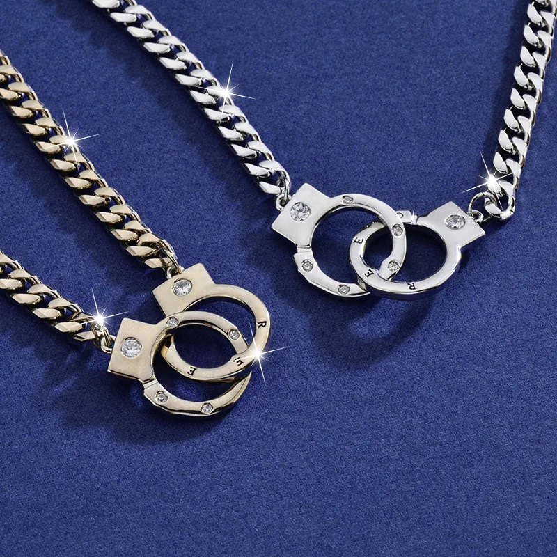 

Titanium steel handcuffs and necklaces for men and women, as well as collarbone chains for autumn and winter fashion clothing