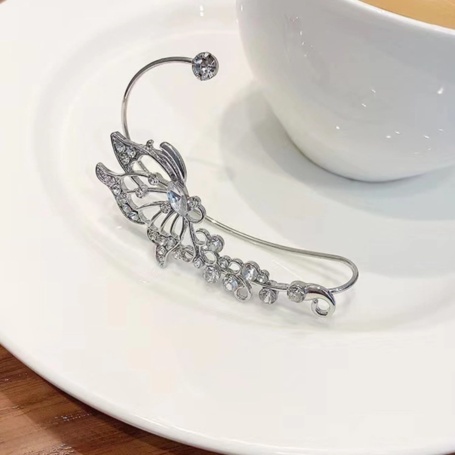 2PCS Butterfly Flowers Ear Cuffs Earrings Non-Pierced Sparkle Crystal Butterfly Tassel Chain Earrings Jewelry for Women