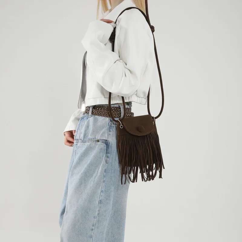 

2024 Deer Skin Velvet Tassel Trendy New Summer Personalized Casual Simple Shoulder Bag, Women's Shoulder Bag