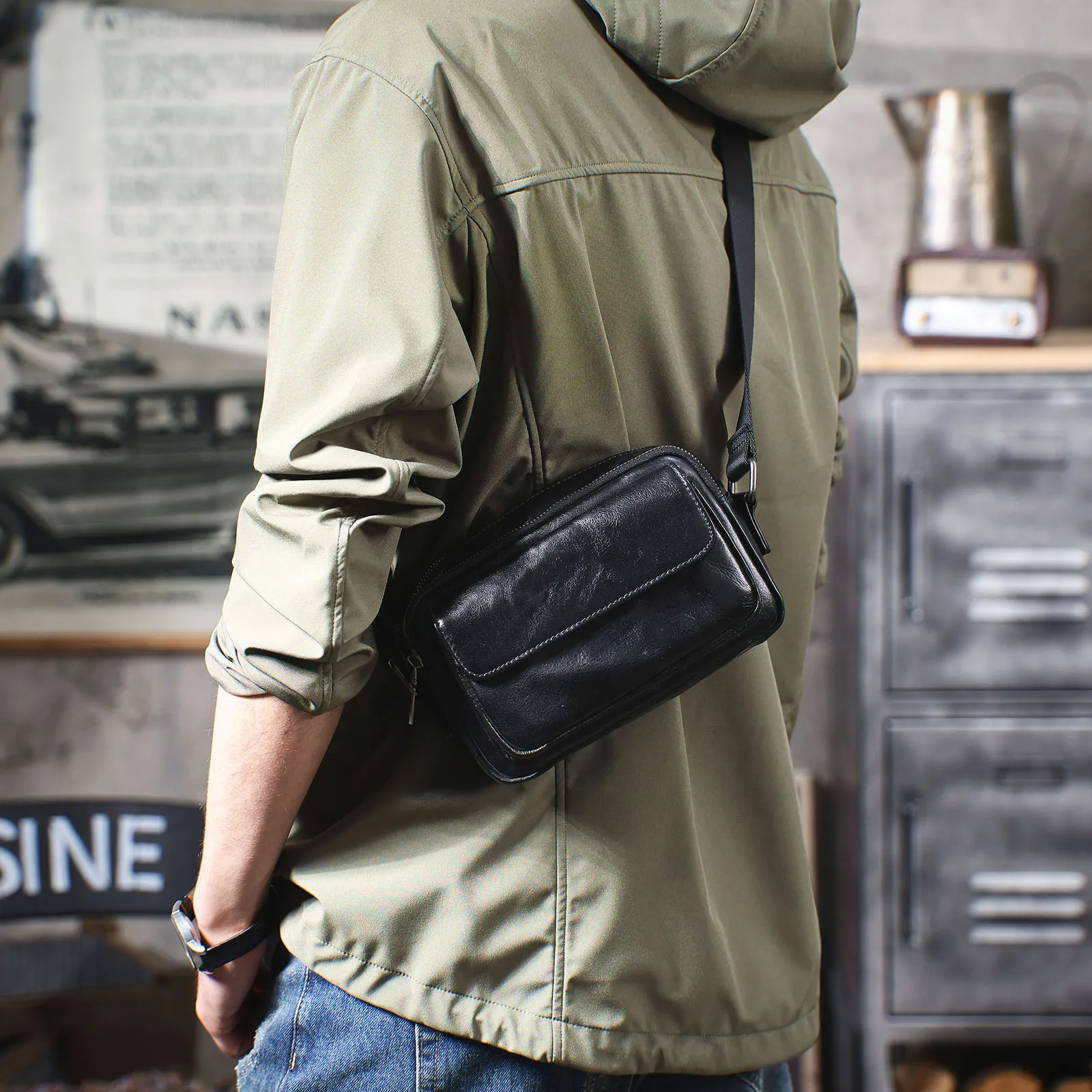 Echte Leder-Brusttasche für Herren, Casual-Umhängetasche aus Rindsleder, Modische Handyhülle, Pflanzlich gegerbtes, gerafftes Leder – Detail 5