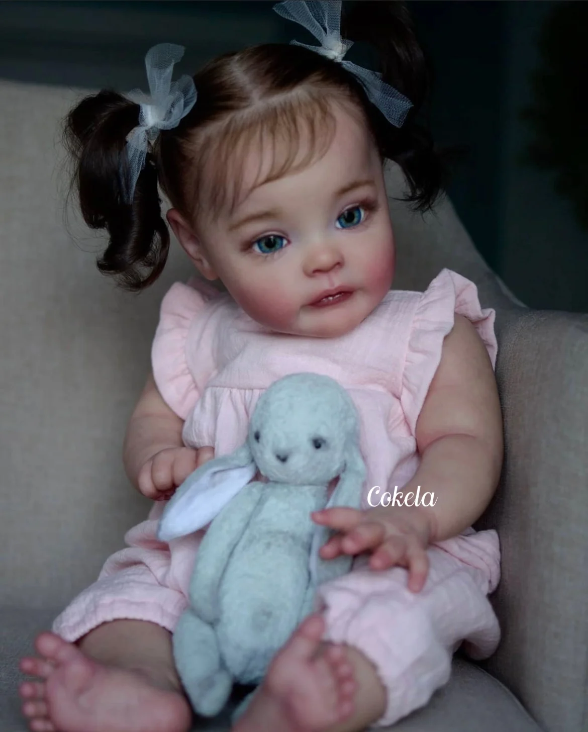 

Cokela 60 см Maggie Reborn, популярная милая кукла для девочек с волосами ручной корня, мягкое тело, высокое качество, игрушки для куклы