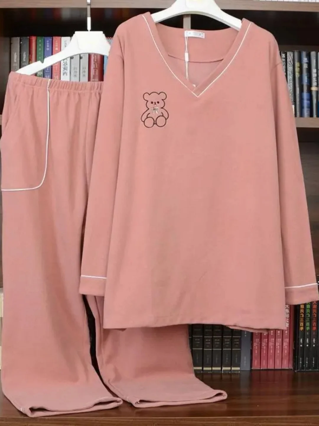 

plus Size Cartoon V-Neck Long Sleeve Home Clothes Set for Fat Women Winter Comfortable Breathable Sleepwear Casual Loose Fit