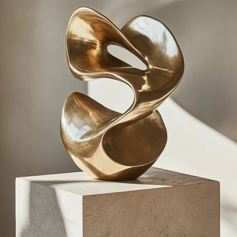 

Creative Sculptures Luxury Golden Figurines Modern Resin Miniature for Living Rooms Artwork Decoration and Table Accessories