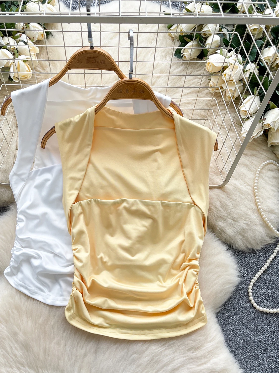 슬림핏 민소매 스퀘어 칼라 티셔츠 베스트 여성 여름 디자인 센세이션 바디 쉐이핑 탑 캐주얼 크리에이티브 패턴