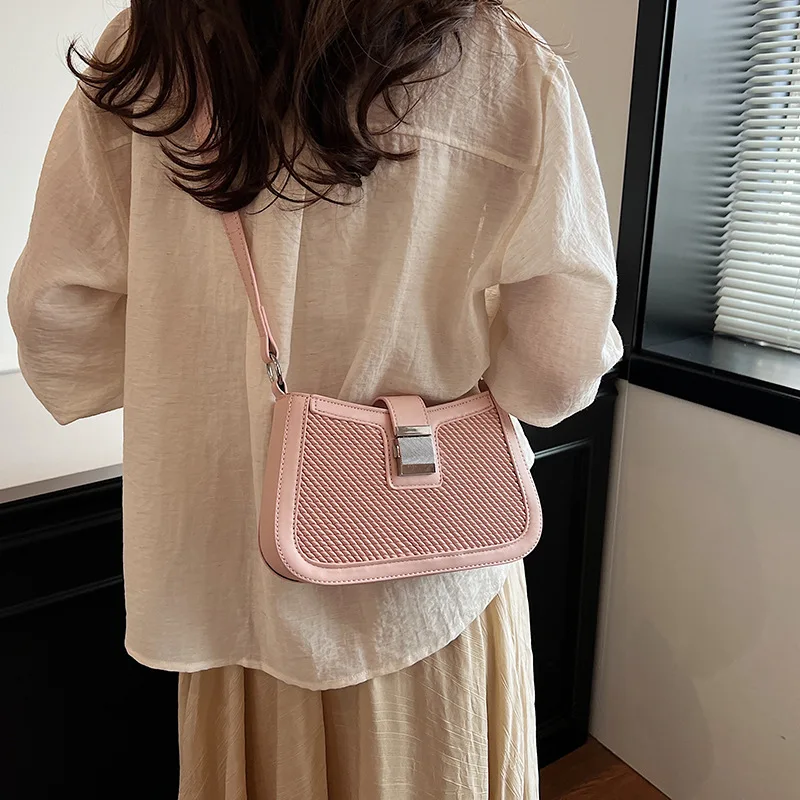 

Текстурированная сумка через плечо 2025 года, нишевая женская сумка подмышки, минималистичная сумка через плечо, повседневная сумка на ремне, шикарная сумка «день-ночь»