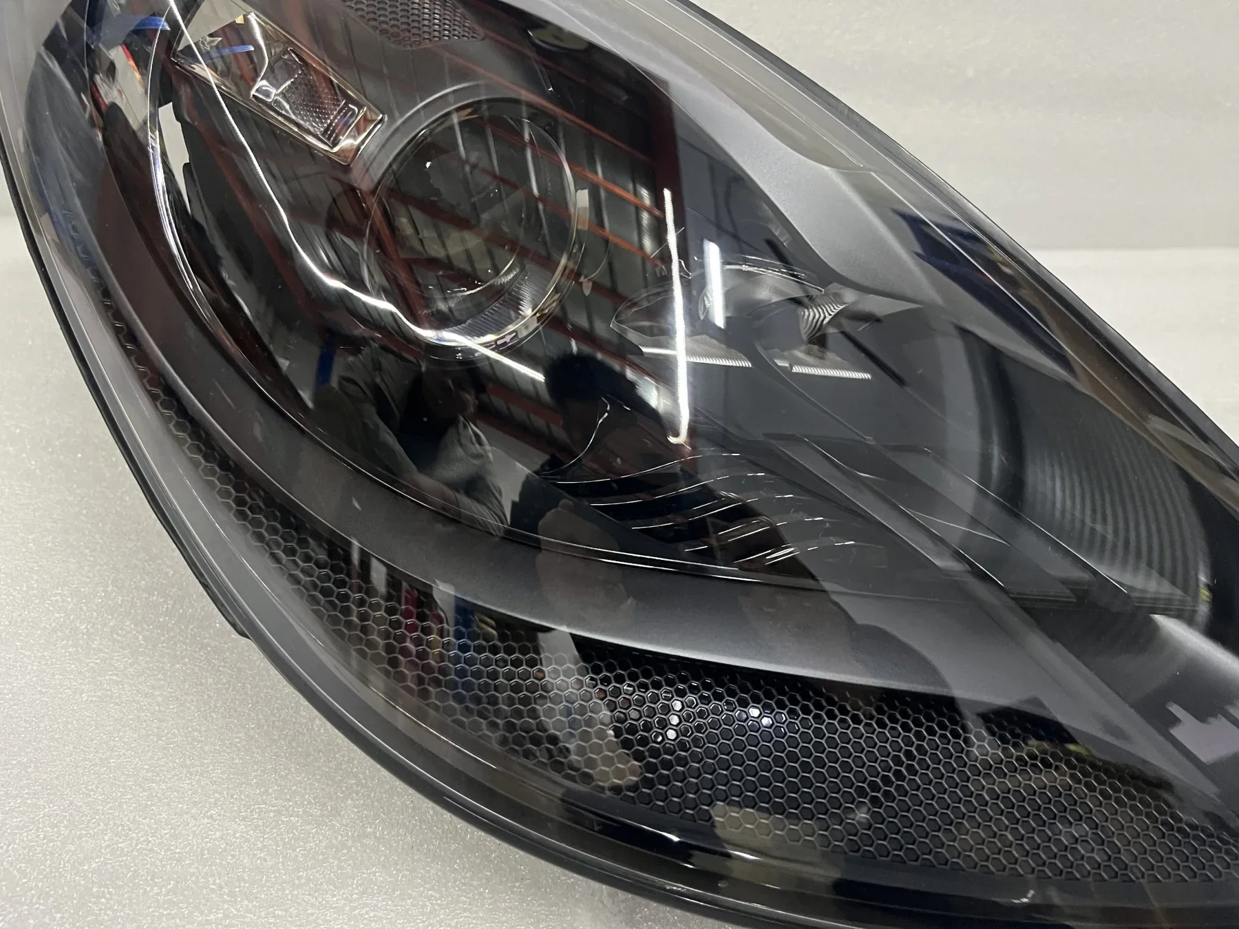 

Factory Hot Selling Original High-quality Headlights Suitable For 982 LED Lighting System Automotive Headlights LED Head