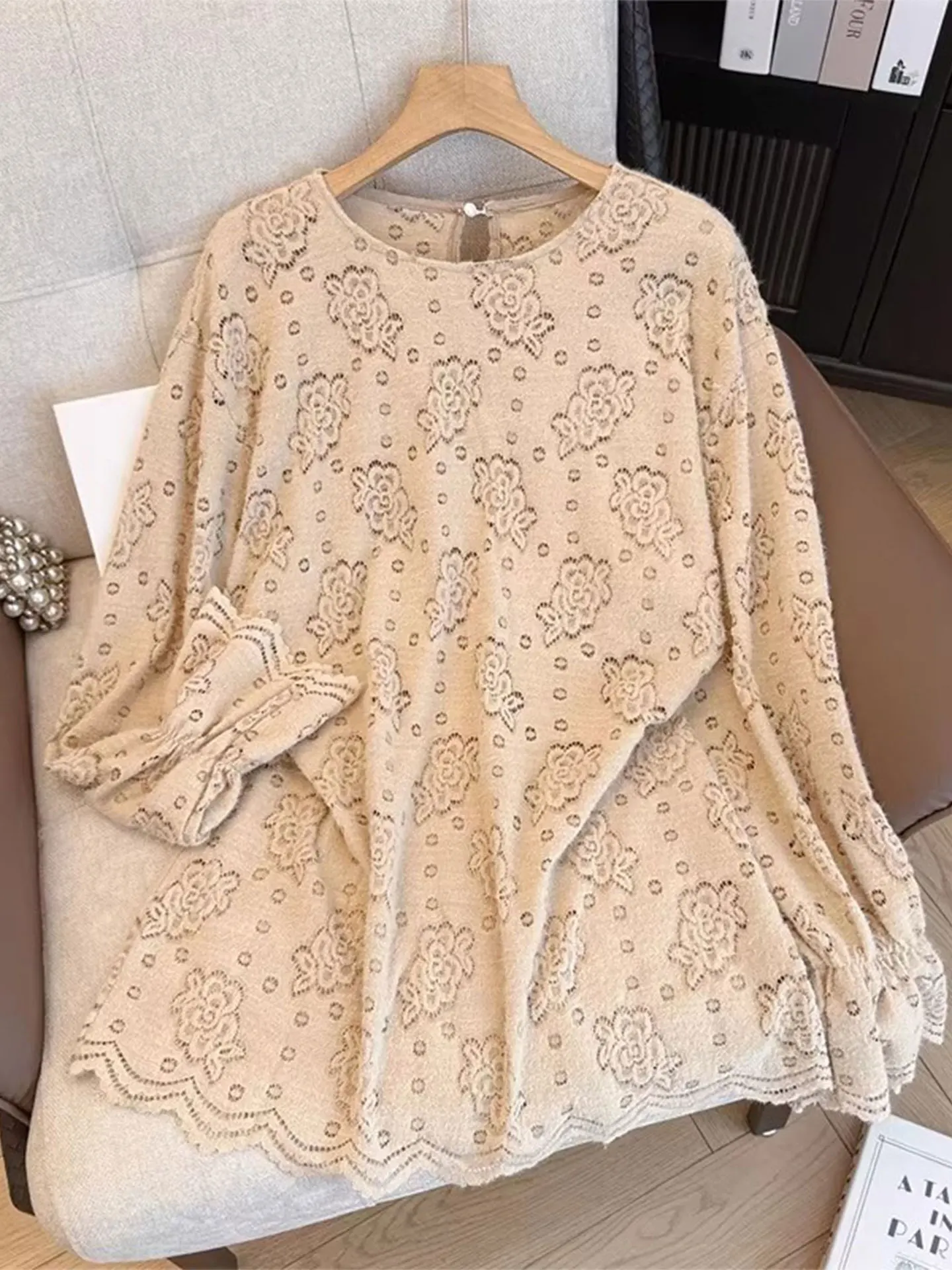 

Khaki Long Sve Lace Top Women's plus Size Loose Slimming Base irt Spring 2026 Casual Sle Fluffy Pattern Embroidery