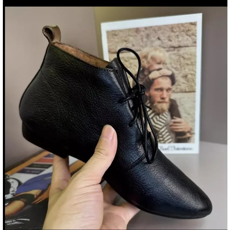 Stivali stringati stile britannico per donna 2024 inverno nuove scarpe Casual in morbida pelle da donna semplici e versatili da donna