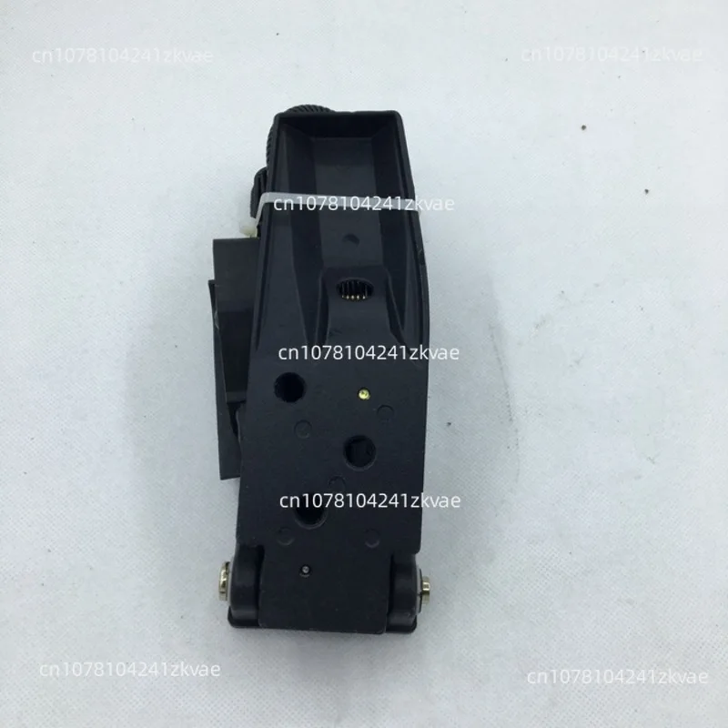 5113000104 is applicable to accelerator sensor accelerator pedal assembly of Beiben heavy truck