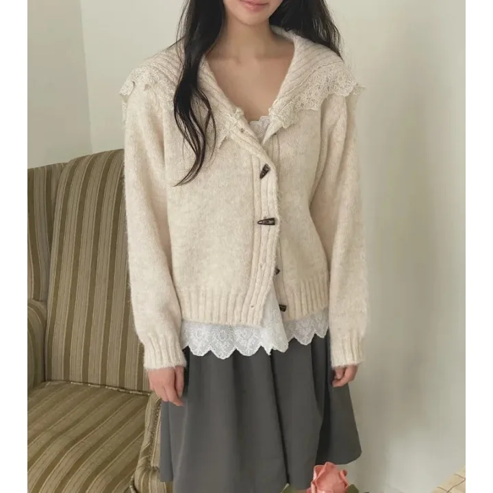

Шикарный кардиган с кружевной отделкой и вставками, на пуговицах, однотонный, зимний, 2025, женская модная верхняя одежда из 100% полиэстера