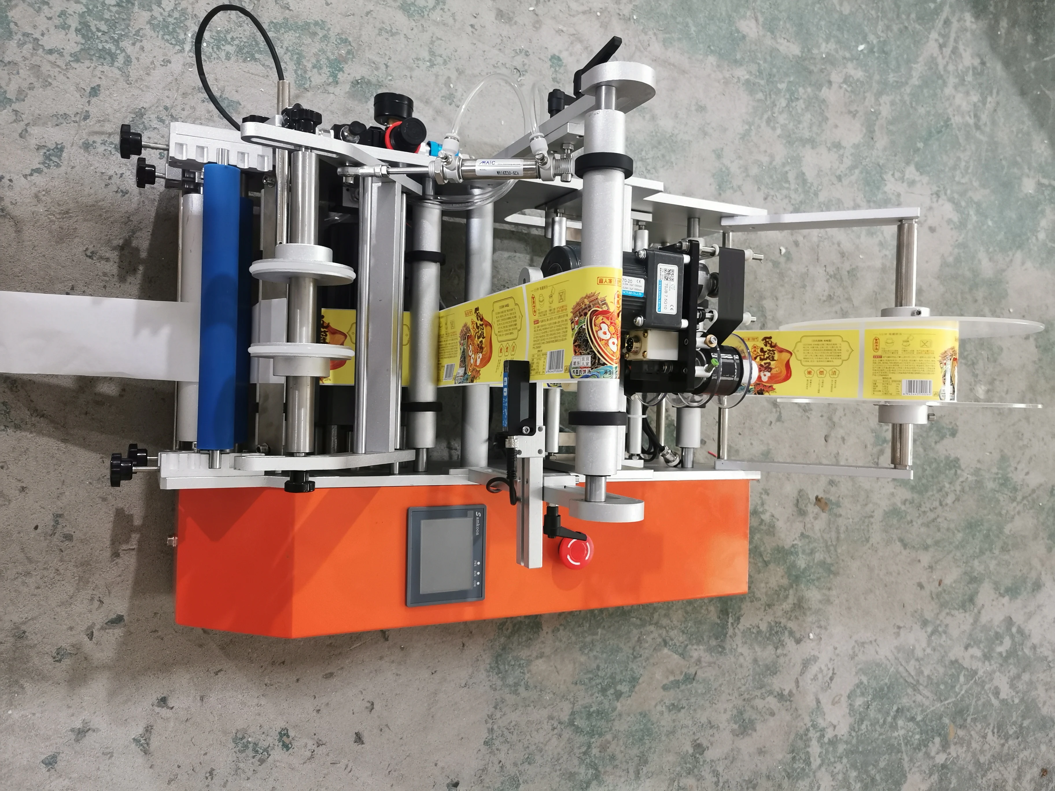 Etichettatrice semiautomatica per etichette adesive in carta autoadesiva per barattoli di vetro in plastica