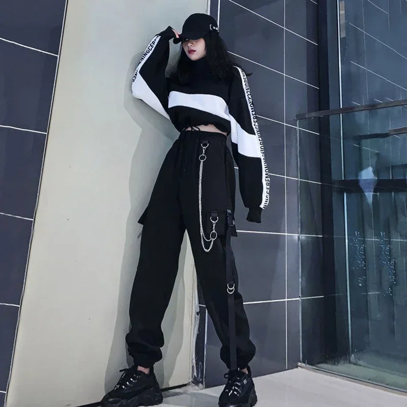 

2025 Women Cargo Pants New Harem Pants Fashion Punk Pockets Jogger Trousers with Chain Harajuku Elastics Streetwear Woman