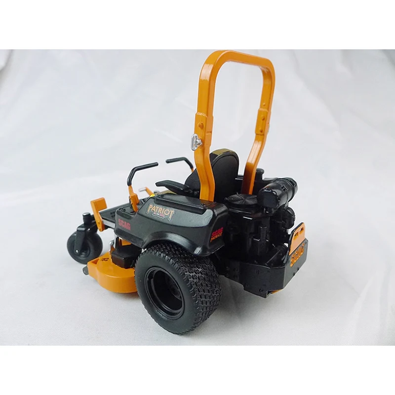 Primer engranaje Diecast escala 1:25 cortacésped Tractor aleación ingeniería modelo colección adornos de recuerdo regalo para niño exhibición estática