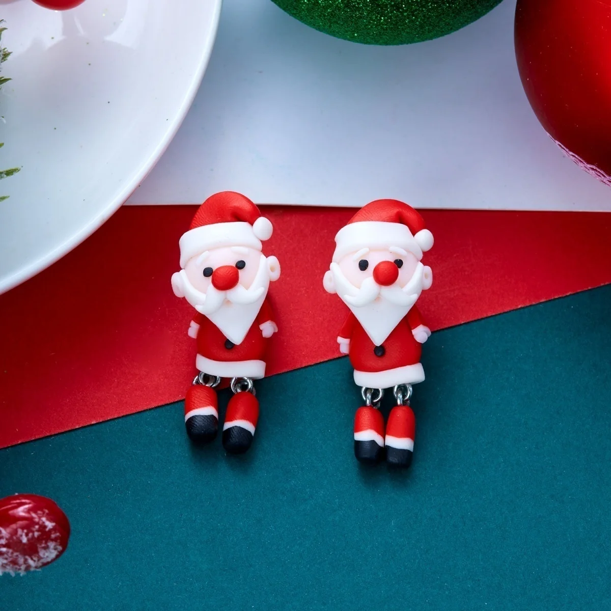 Modische Ohrstecker aus weichem Ton mit Weihnachtsmann-Motiv für Damen, exquisite Weihnachtsmann-Ohrringe aus Kunstharz, Neujahrsparty-Schmuck – Detail 22