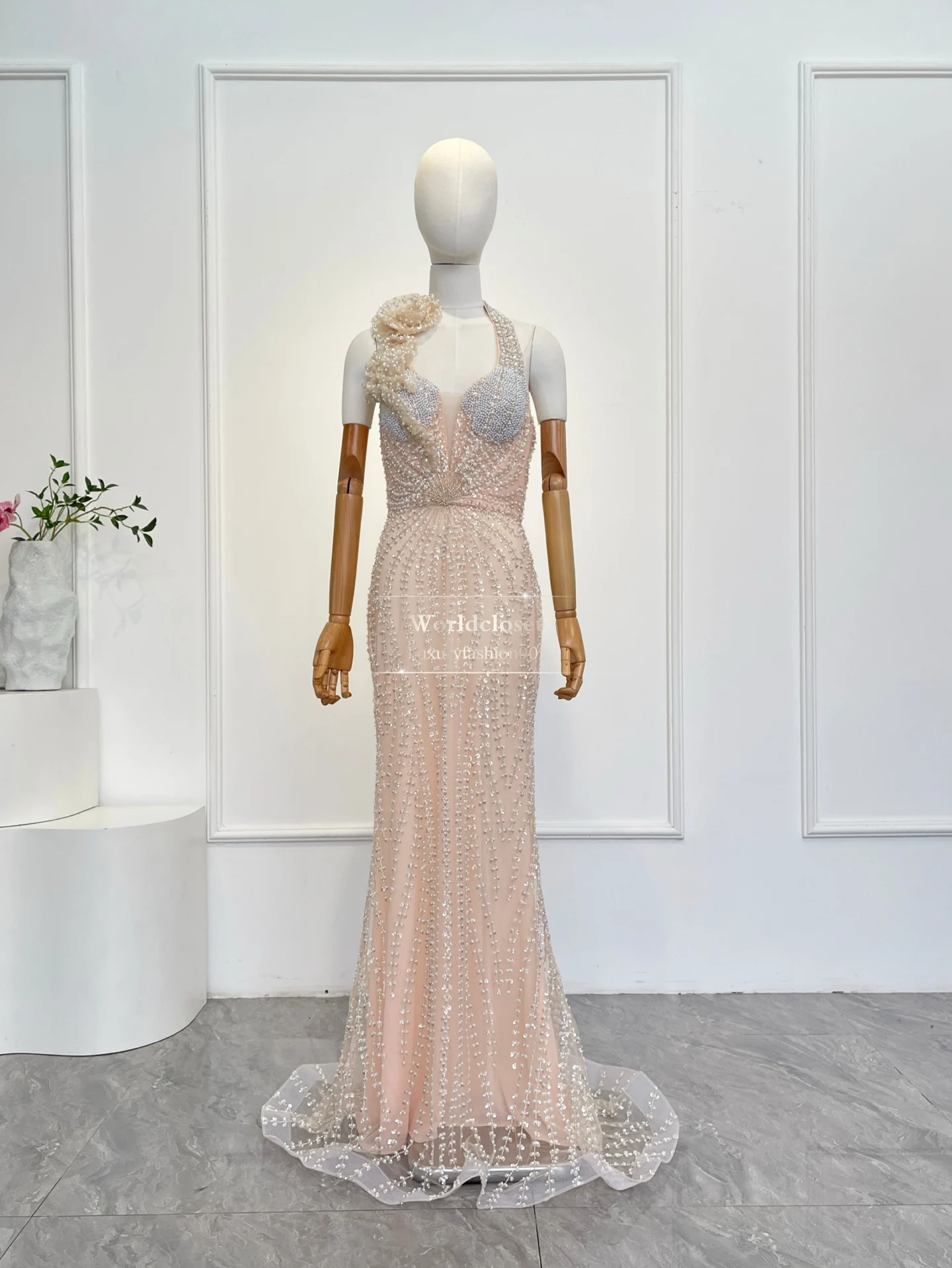

Luxury Nude Beaded Halter Neck Deep V-Neck 3D Flower Crystal Tassel Train Evening Dress Mermaid Gown