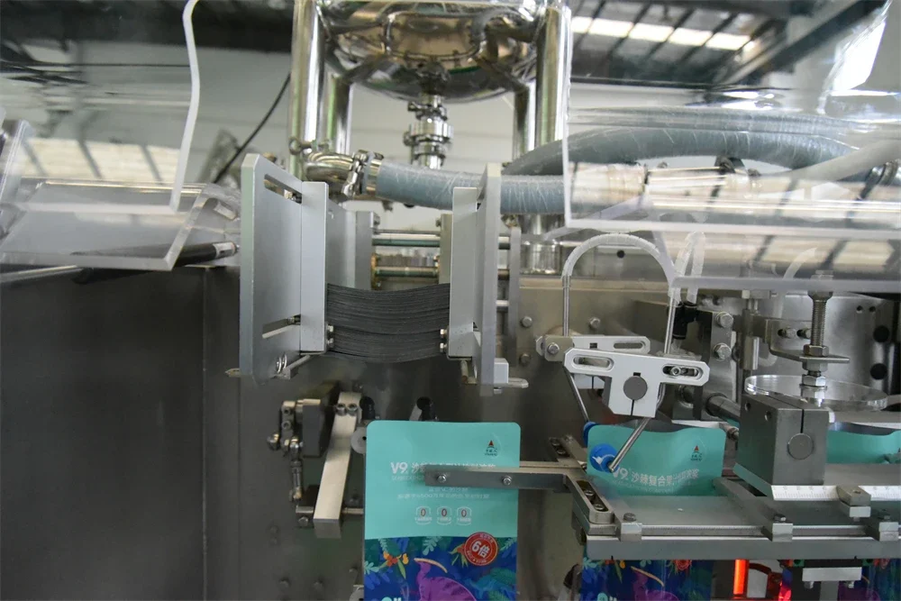 Health beverage fruit baby puree liquid packing machine with CE certification and filling in premade bag