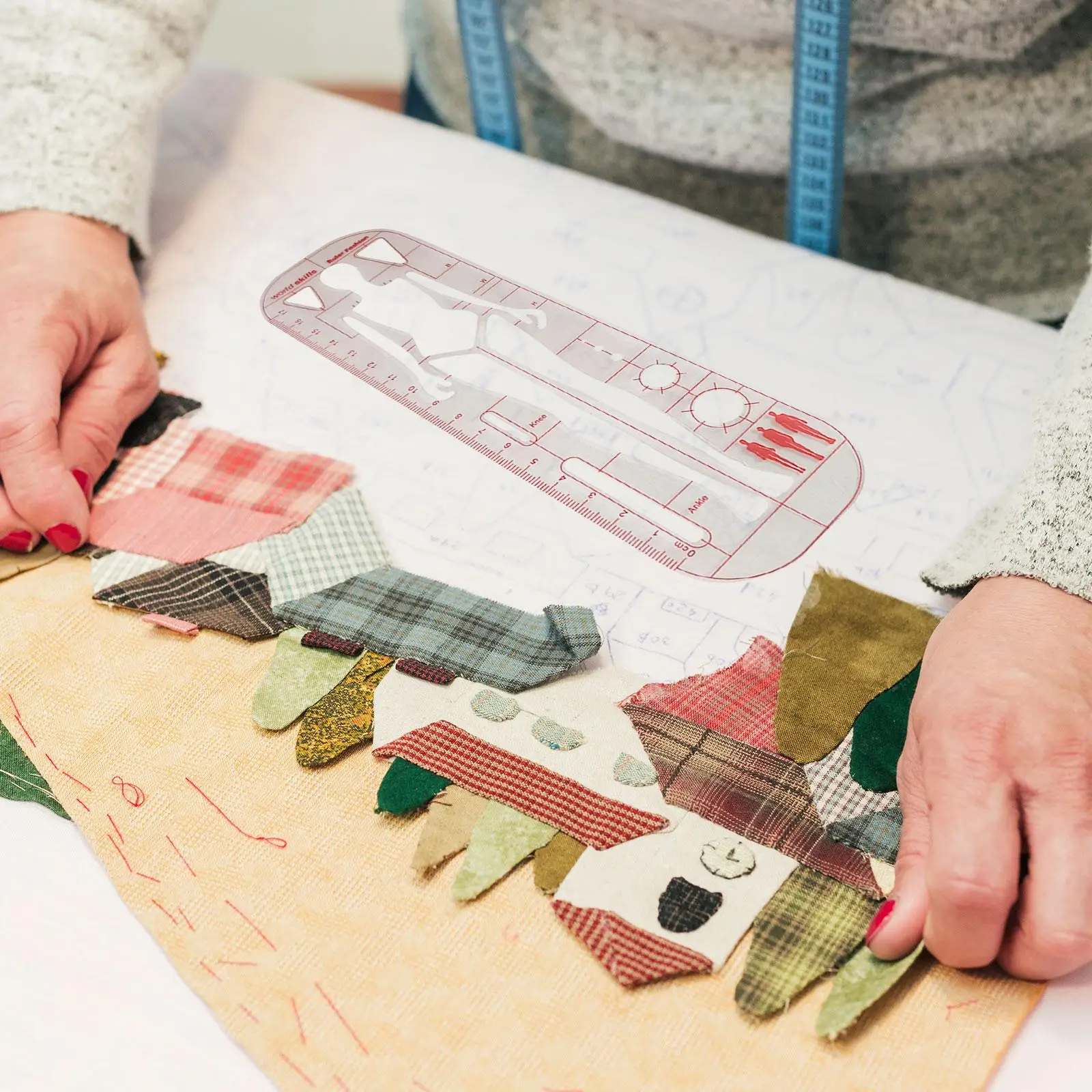 

Гибкая геометрическая линейка-шаблон для разработки модной одежды и черчения пошива