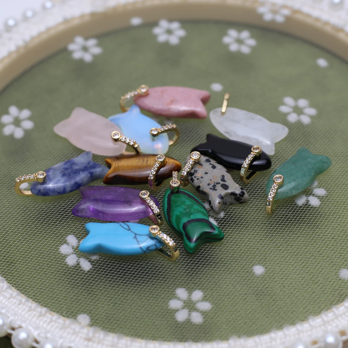 3 Pieces Natural Stone Charms Crystal Agate Fish Shaped Pendants for Jewelry Making DIY Necklace Accessories Supplies 12x18mm