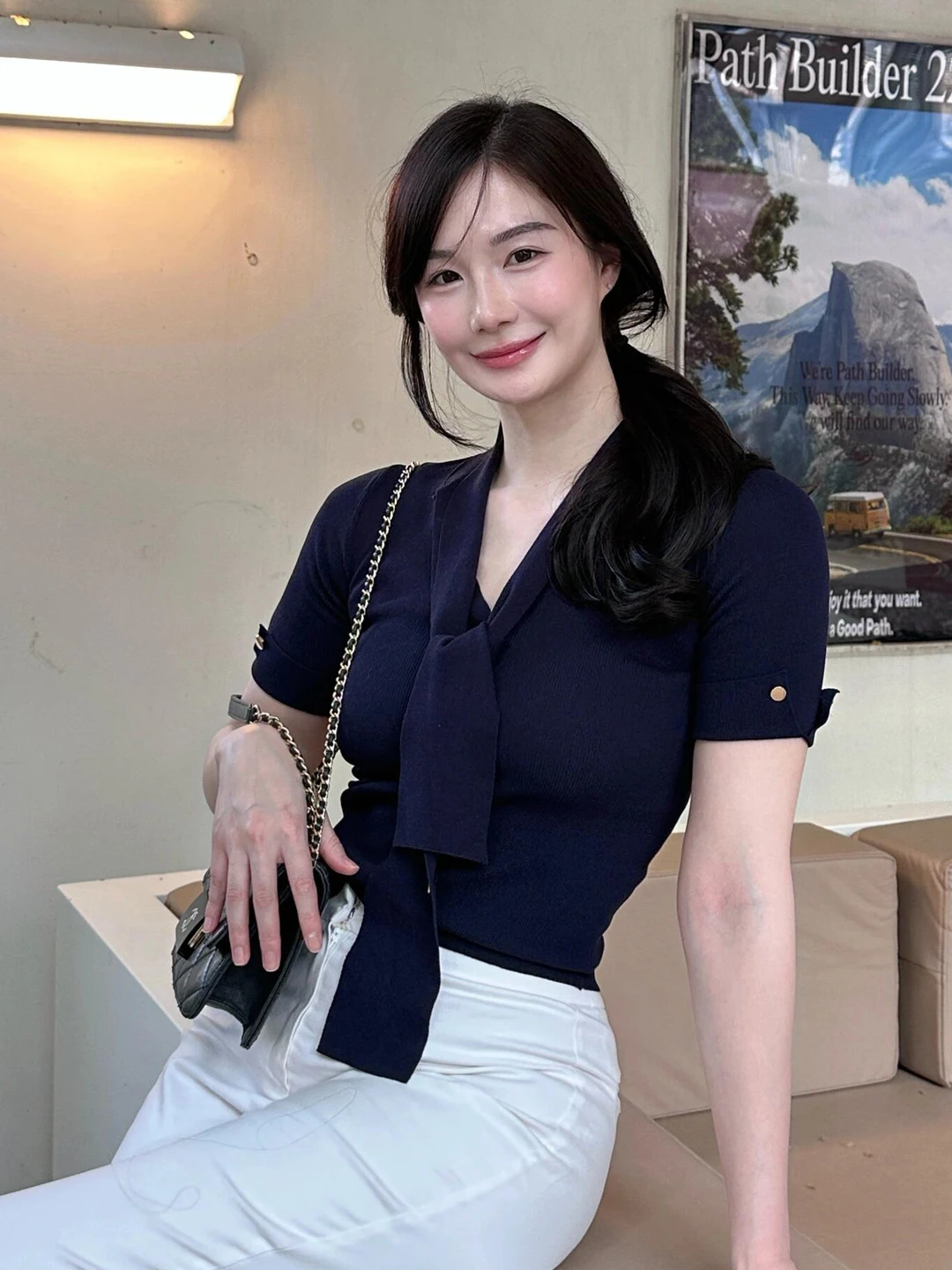 

Вязаная футболка в корейском стиле с поясом и коротким рукавом, женская, весна-лето, приталенная, с V-образным вырезом, синяя, модная, для молодых женщин