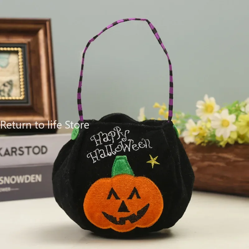 Borsa per caramelle portatile ricamata di Halloween per bambini Cestino per oggetti decorativi portatili Borsa per caramelle con secchiello per zucca di Halloween