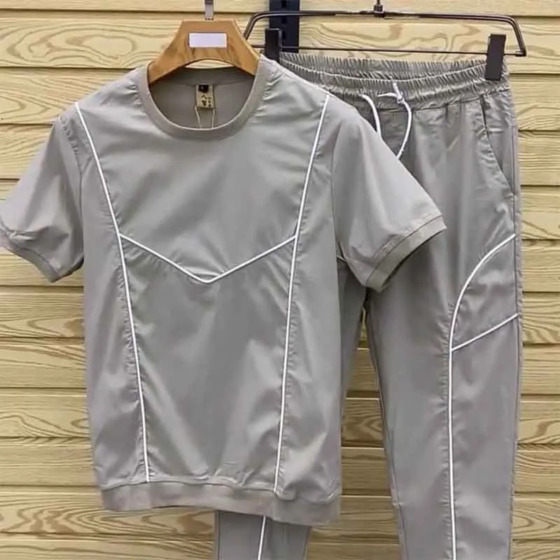 

New Men's Short Sleeve Suit for Summer 2025 Comfortable, Stylish, Casual and Sporty Men's Suit