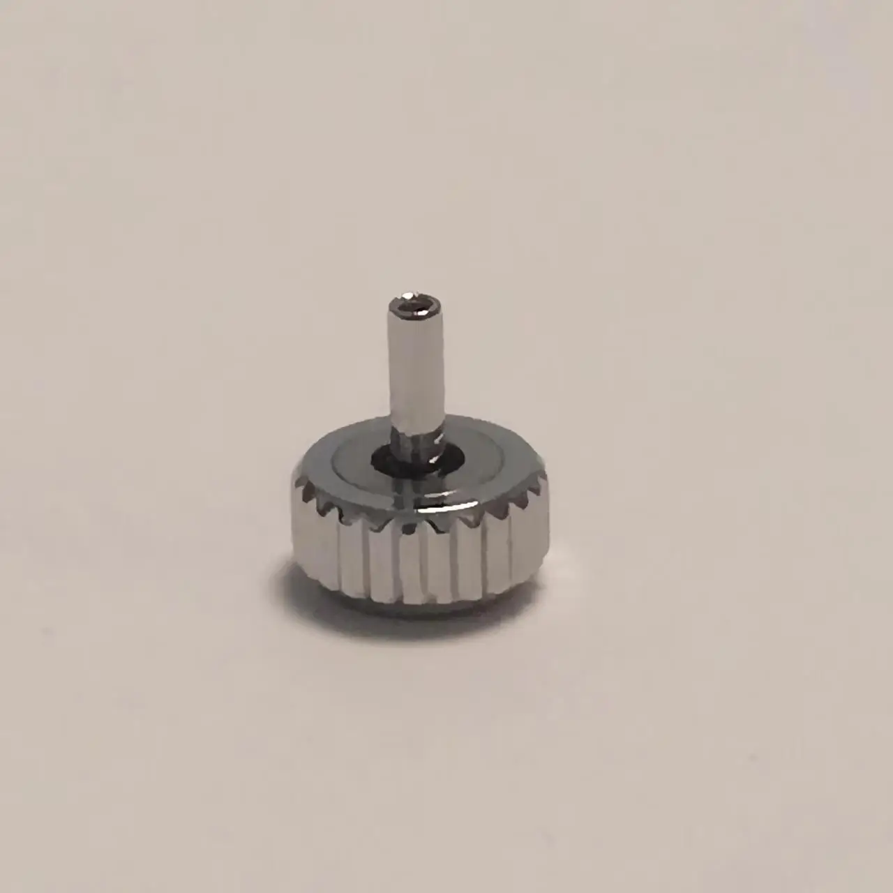 T5986 Uhrenteil-Ersatz, 6,0 mm Edelstahl-Uhrenkrone, 2,0 mm Loch mit 0,9 mm Gewindebohrer und 3,0 mm Dicke