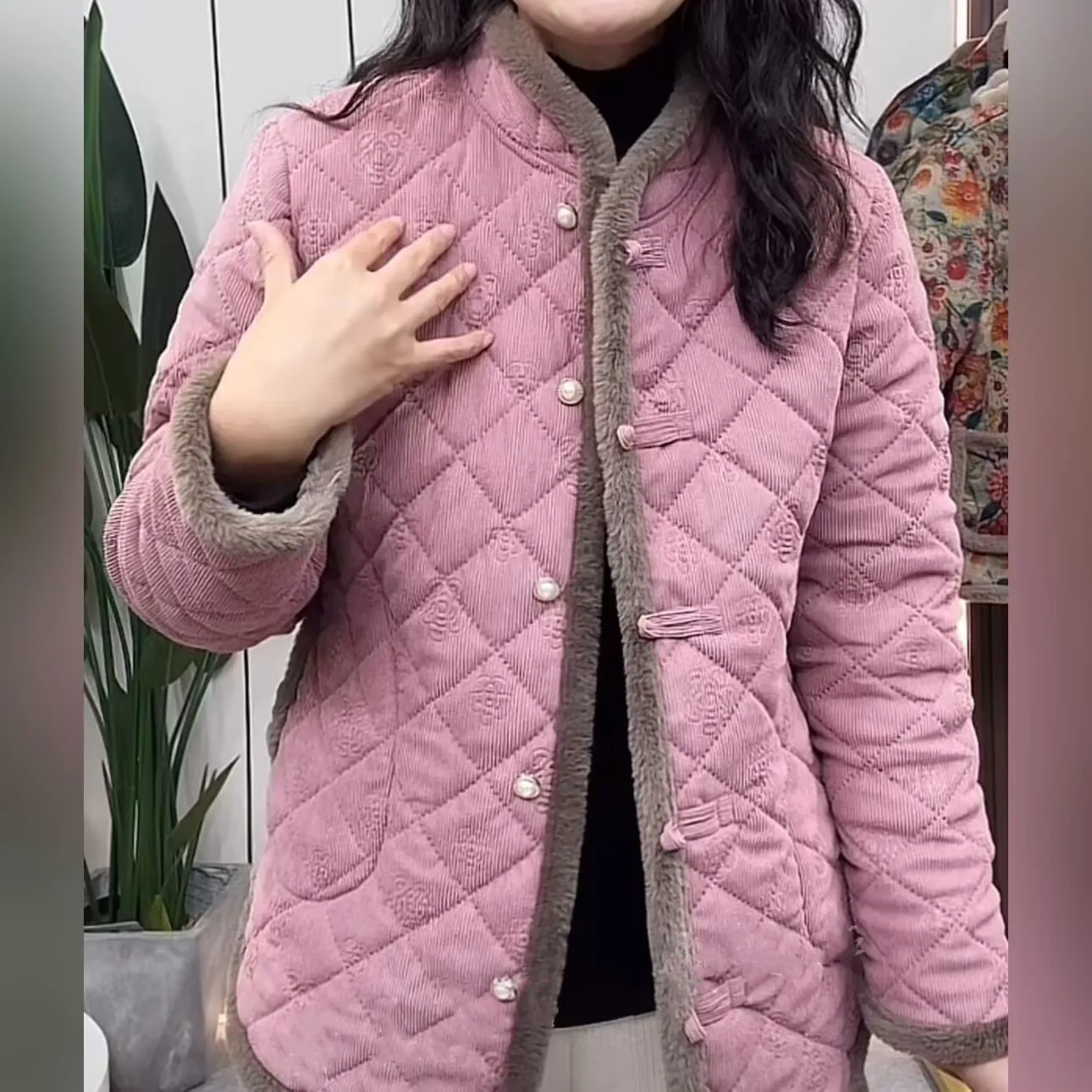 

Autumn Winter Jacquard Cotton-padded Fleece Jacket 2025 Women Vintage Floral Tang Suit Warm Clothes Mother Cheongsam Jacket