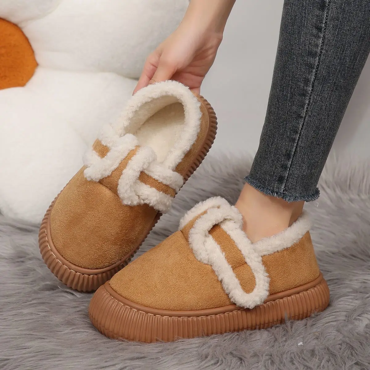 2025 Winter New Warm Cotton Slippers Thick Soled Women Shoes Home Non Slip Slippers Winter Snow Boots Outdoor Winter Women Shoes