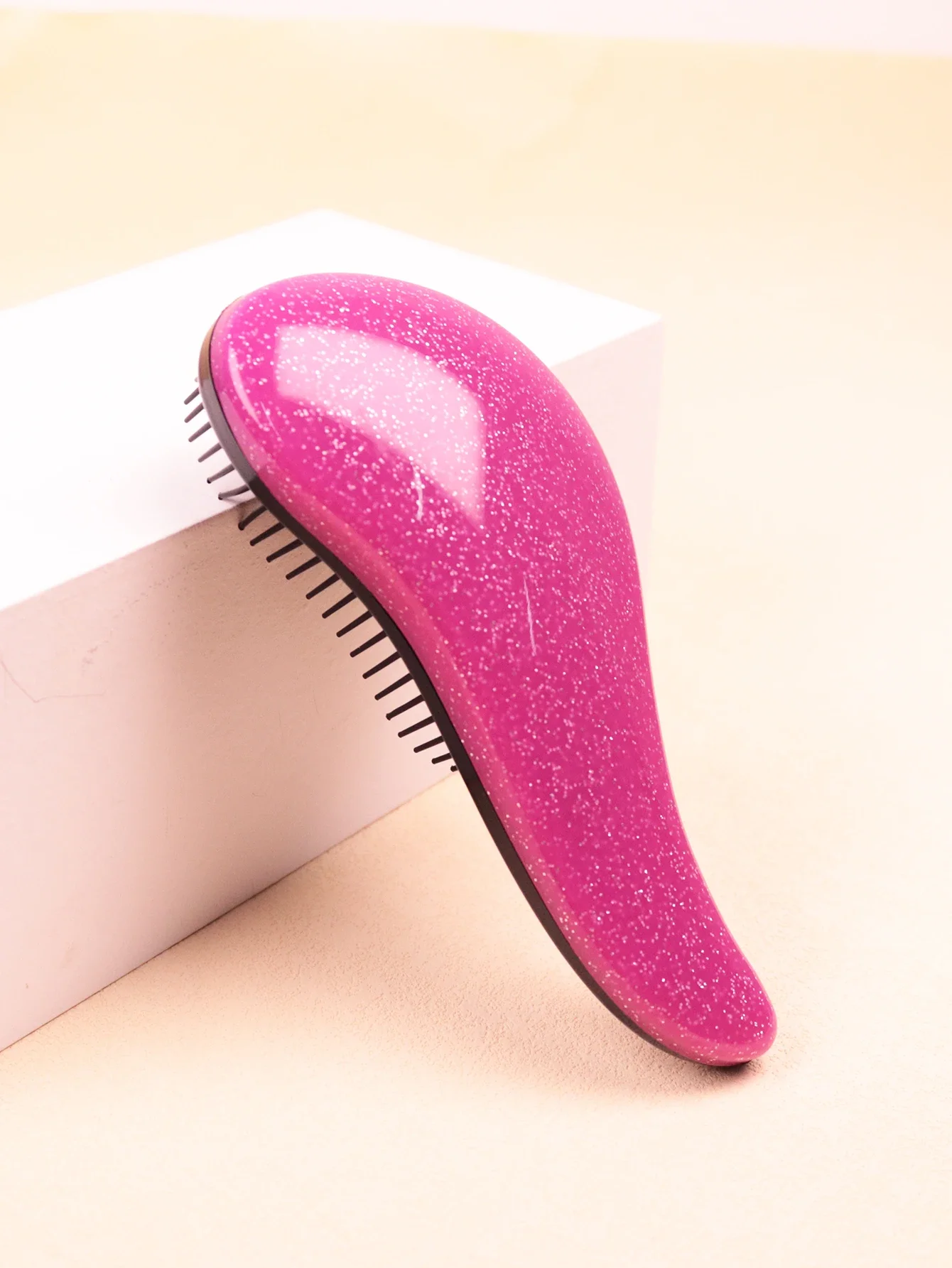 

1Pc Detangling Hair Brush for Women and Men，Detangler Brush for Natural, Wet or Dry Hair，Special for real hair wigs2027