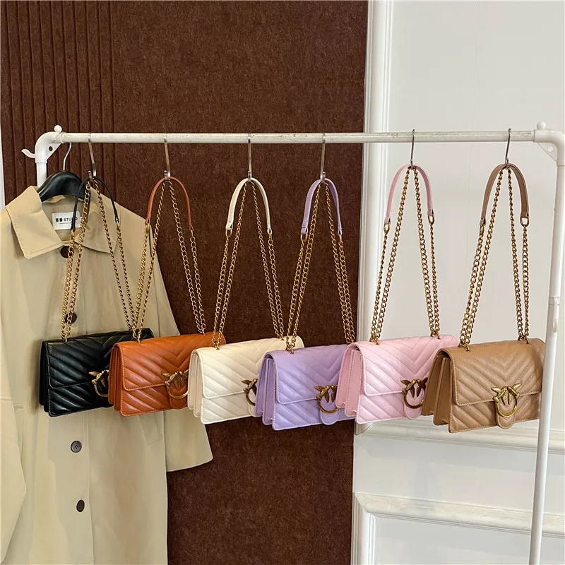 

Chic Premium Retro Crossbody Bag Niche Design Single Shoulder Strap Compact for Commute Travel Weekend Getaways